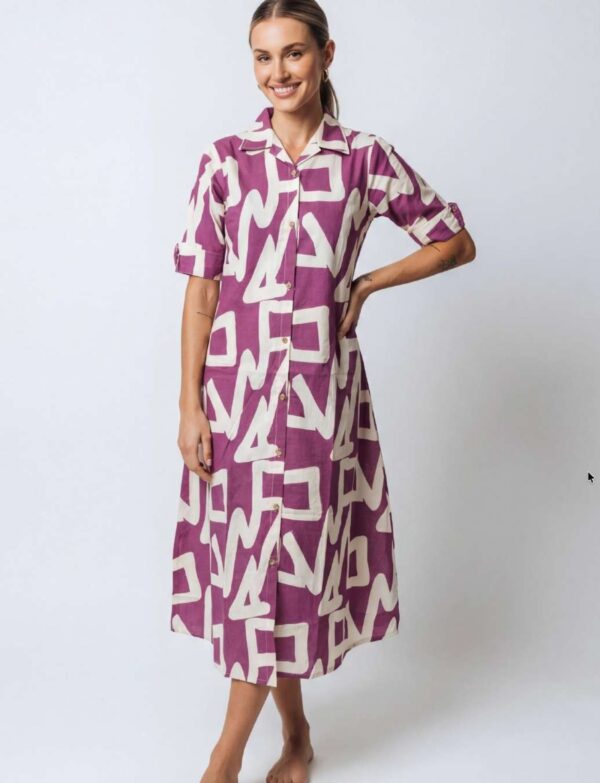 Flex Fabric Collared A-Line One-Piece Midi Dress – Cream Zigzag Print (Fruit Purple Base)